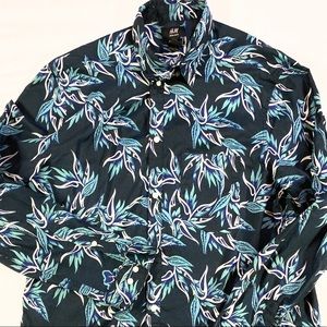 H&M blue button up shirt
